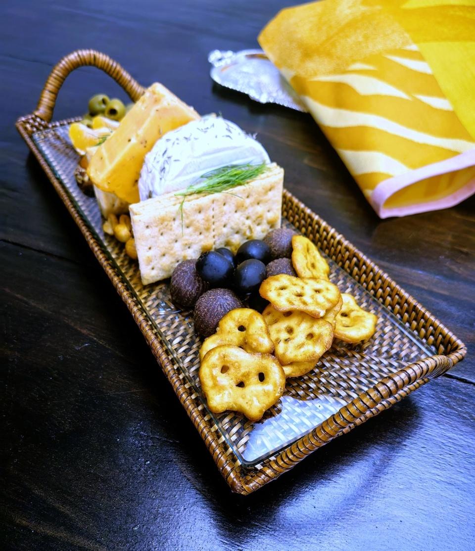 Glass Serving and Decorative Trays